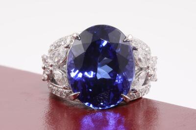 16.48ct Oval Tanzanite and Diamond Ring - 5