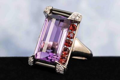 10.26ct Amethyst, Onyx and Diamond Ring - 4