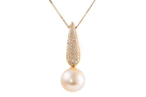 12.2mm Pearl and Diamond Pendant