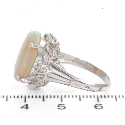 3.00t Opal and Diamond Ring - 3