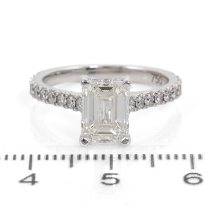 2.02ct Emerald cut Diamond Ring GIA - 2