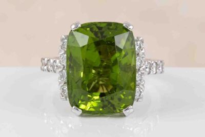 13.46ct Peridot and Diamond Ring - 7