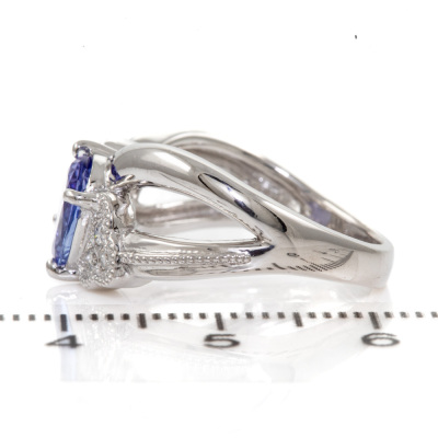 1.41ct Tanzanite and Diamond Ring - 3