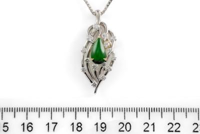 1.02ct Jade & 1.02ct Diamond Pendant - 3