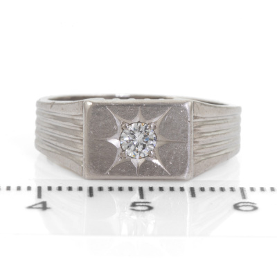 0.17ct Mens Diamond Ring 9.9g - 2