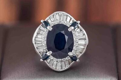 6.17ct Sapphire & 1.42ct Diamond Ring - 8