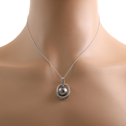 11.7mm Tahitian Pearl & Diamond Pendant