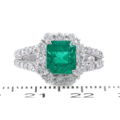 1.53ct Colombian Emerald & Diamond Ring - 2