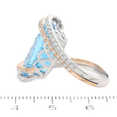 11.24ct Blue Topaz and Diamond Ring - 3