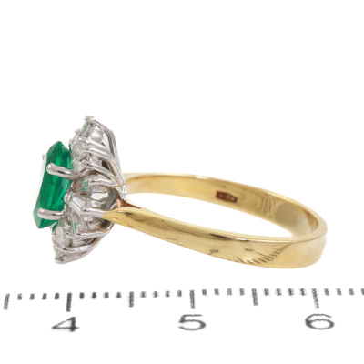 0.73ct Emerald and Diamond Ring - 3