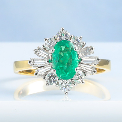 0.73ct Emerald and Diamond Ring - 7