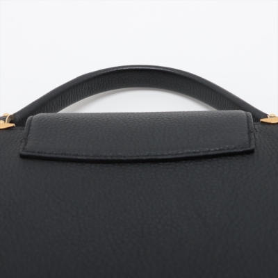 Louis Vuitton Taurillon Capucines MM - 18