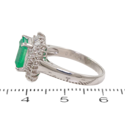 1.89ct Emerald and Diamond Ring - 3