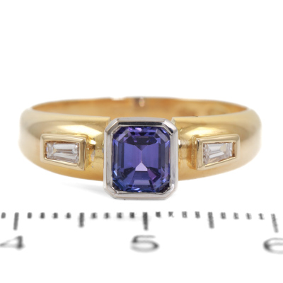 0.92ct Tanzanite and Diamond Ring - 2