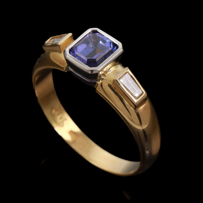 0.92ct Tanzanite and Diamond Ring - 5