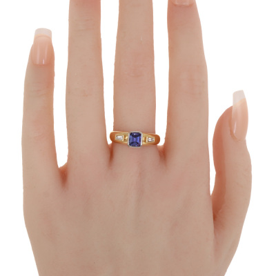 0.92ct Tanzanite and Diamond Ring - 6