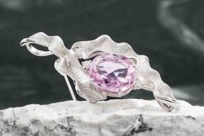 9.14ct Kunzite and Diamond Brooch - 6