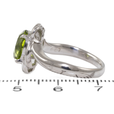 2.35ct Peridot and Diamond Ring - 3