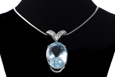 38.26ct Aquamarine and Diamond Pendant - 6