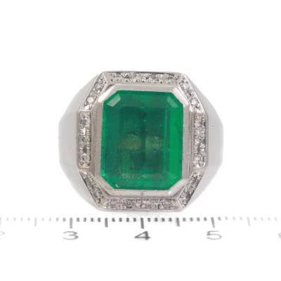 1.08ct Emerald and Diamond Mens Ring - 2