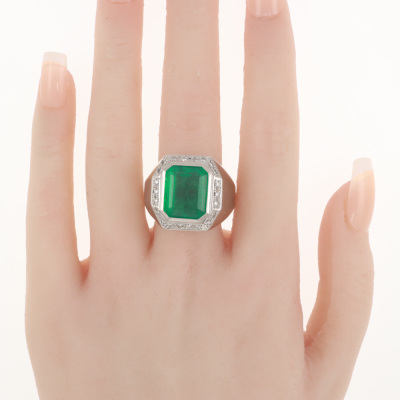 1.08ct Emerald and Diamond Mens Ring - 7