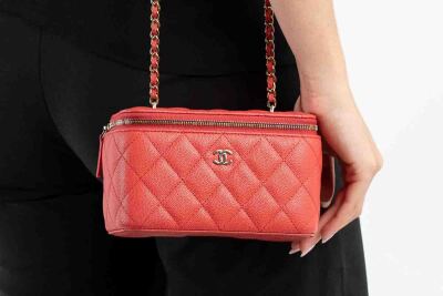 Chanel Small Caviar Vanity Case - 11