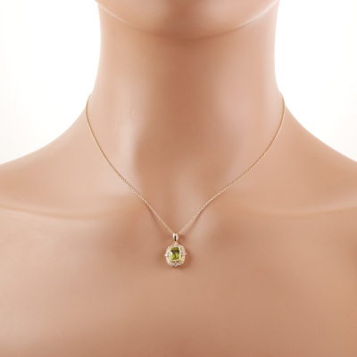 0.95ct Peridot and Diamond Pendant - 6