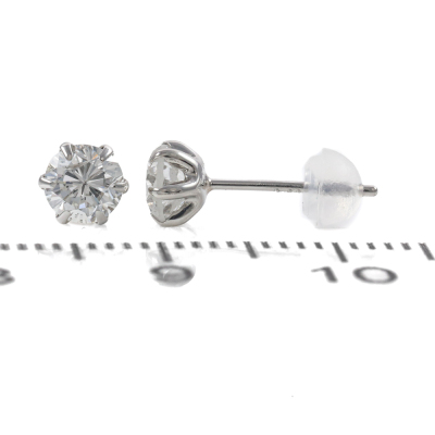 0.84ct Round Diamond Studs - 3