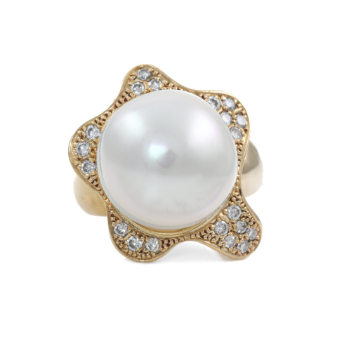 15.7mm South Sea Pearl and Diamond Ring