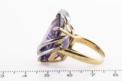 23.46ct Amethyst, Topaz and Diamond Ring - 3