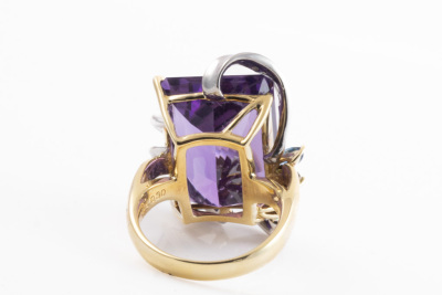 23.46ct Amethyst, Topaz and Diamond Ring - 4