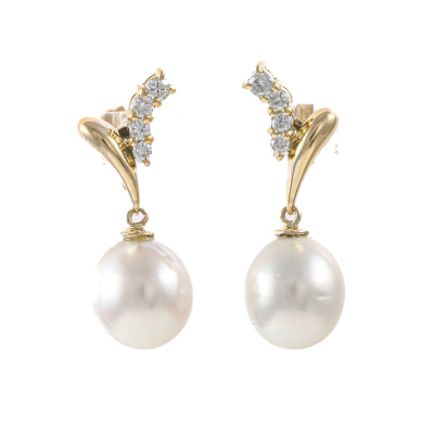 9.4-9.5mm Cultured Pearl & Diamond Earrings